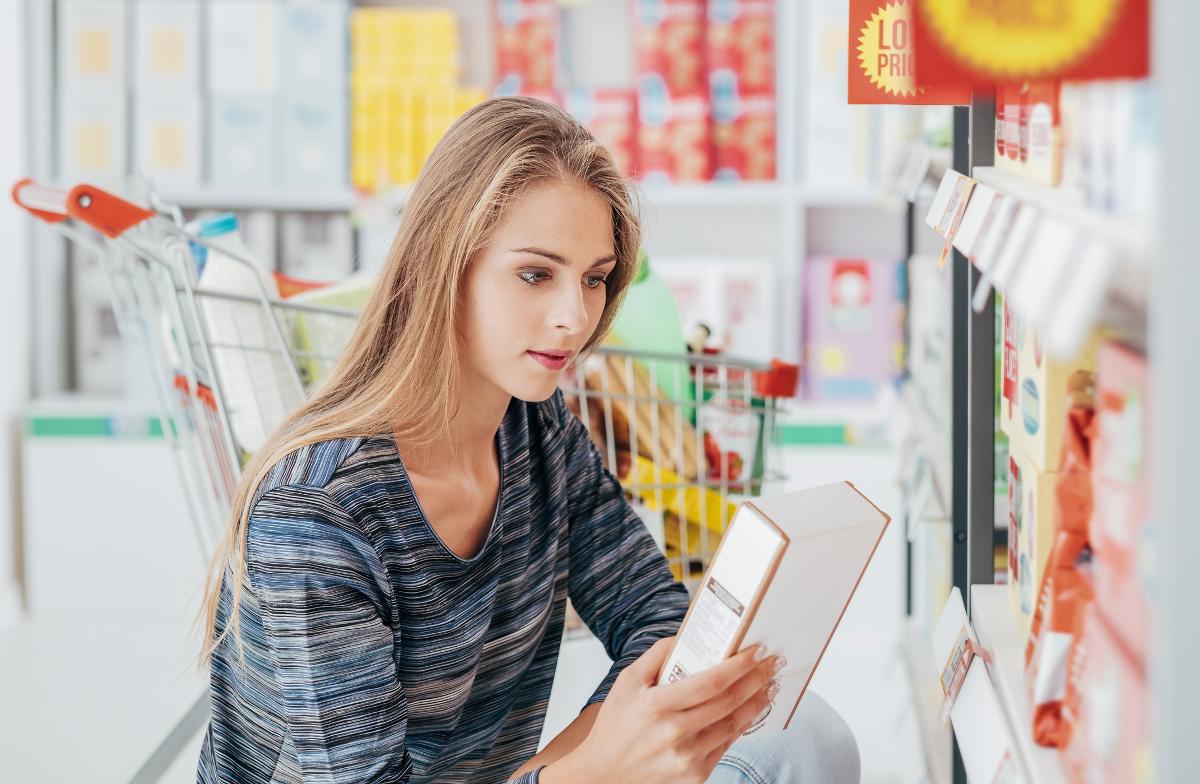 etichette alimentari, cibi confezionati allarme, pericoli cibi confezionati, rischi salute cibi, pericoli cibi supermercato, leggere le etichette