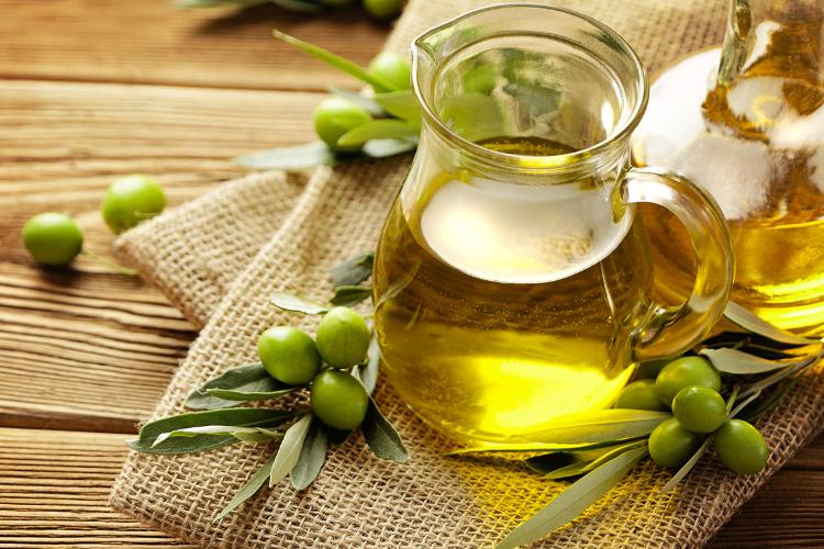 olio extravergine di oliva e tumori, proteggersi dalle malattie cardiovascolari, alimenti per prevenire, alimenti tumori, alimentazione e prevenzione, tumori e cibo