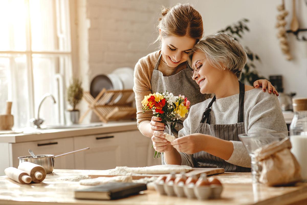 alimentazione e felicità, cibo e buonumore, alimenti che rendono felici, quali alimenti ti fanno felice